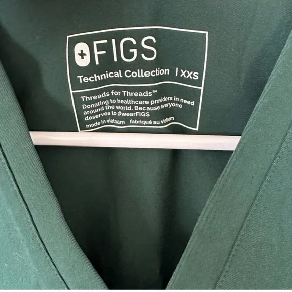 FIGS British Racing Green Scrub set - Picture 3 of 8